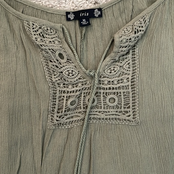 Iris Blouse - Picture 3 of 9